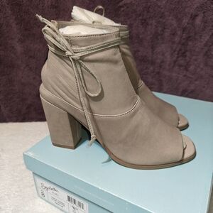 Seychelles Women's Beige Peep-Toe Heeled Boots